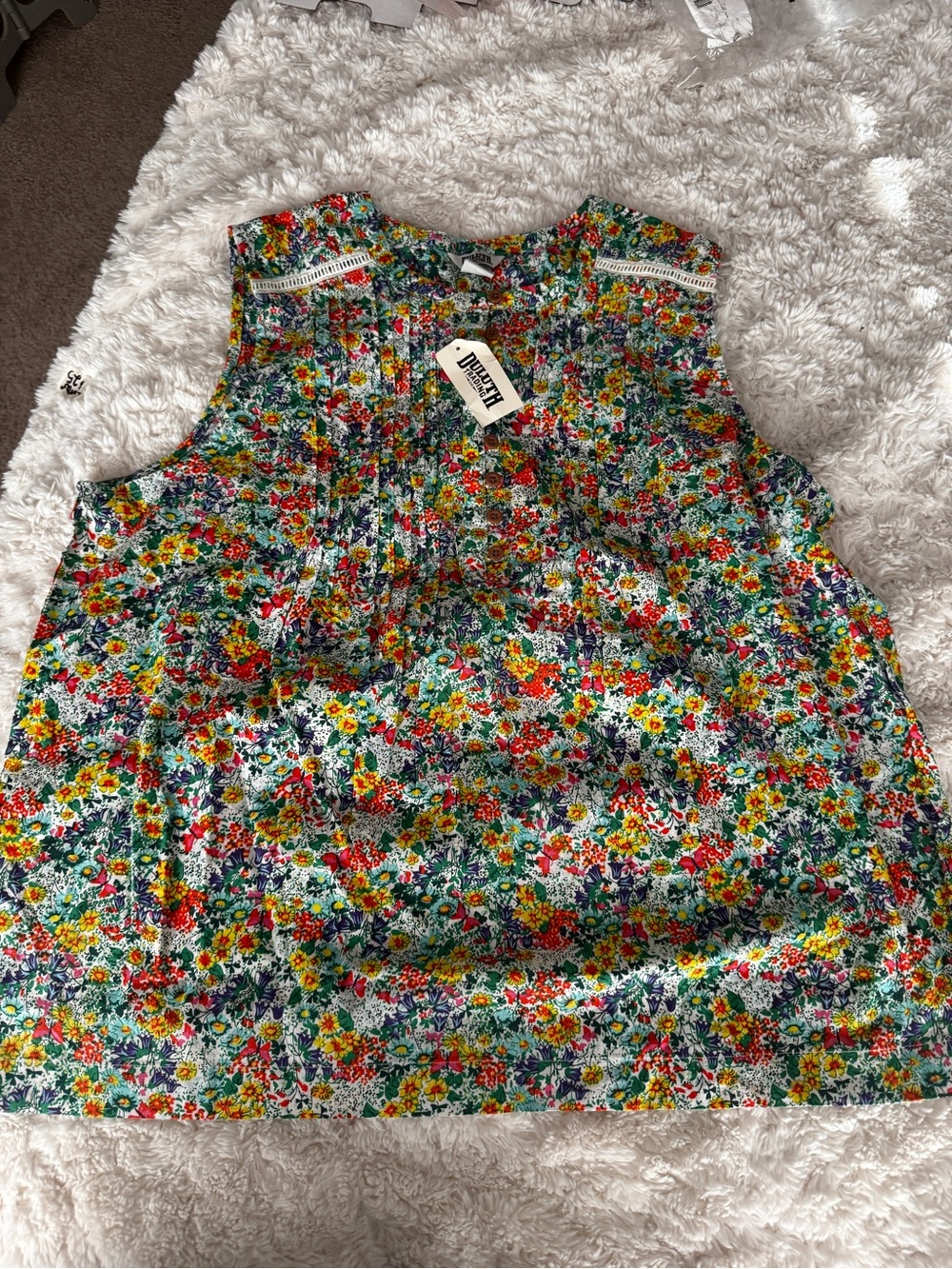 Duluth Trading company artisan hemp pin-tuck tank